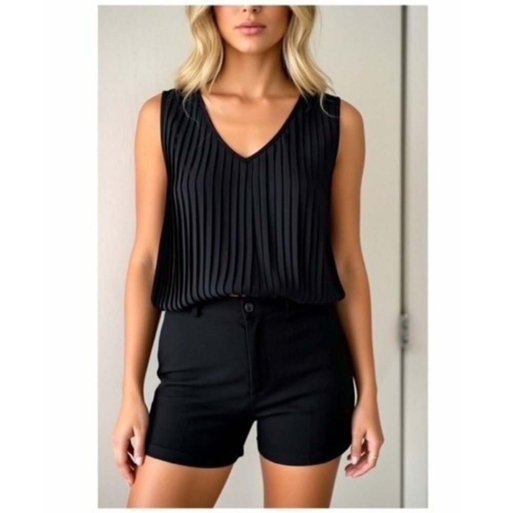 Michael Kors Womens Blouse Shirt Pleated Front Sleeveless CORE OF KORS Black M - Picture 7 of 7